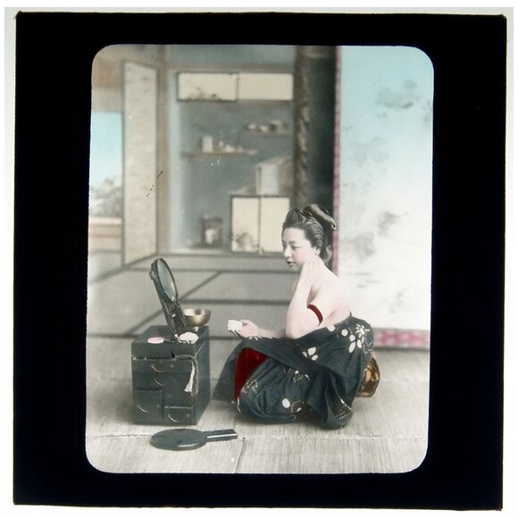 c1890 Geisha Japanese Girl Bath Vanity Hand Colored Slide KUSAKABE KIMBEI - Picture 1 of 4